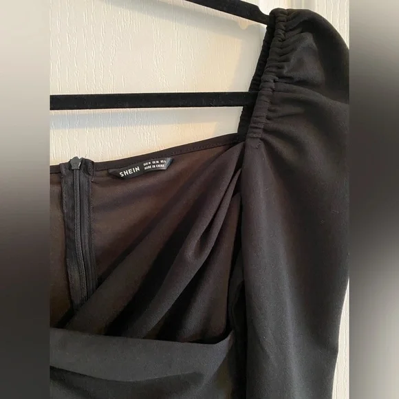 Black Top- Never Worn - Picture 4 of 6